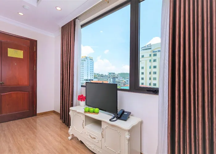 Phoenix Hotel 4*
